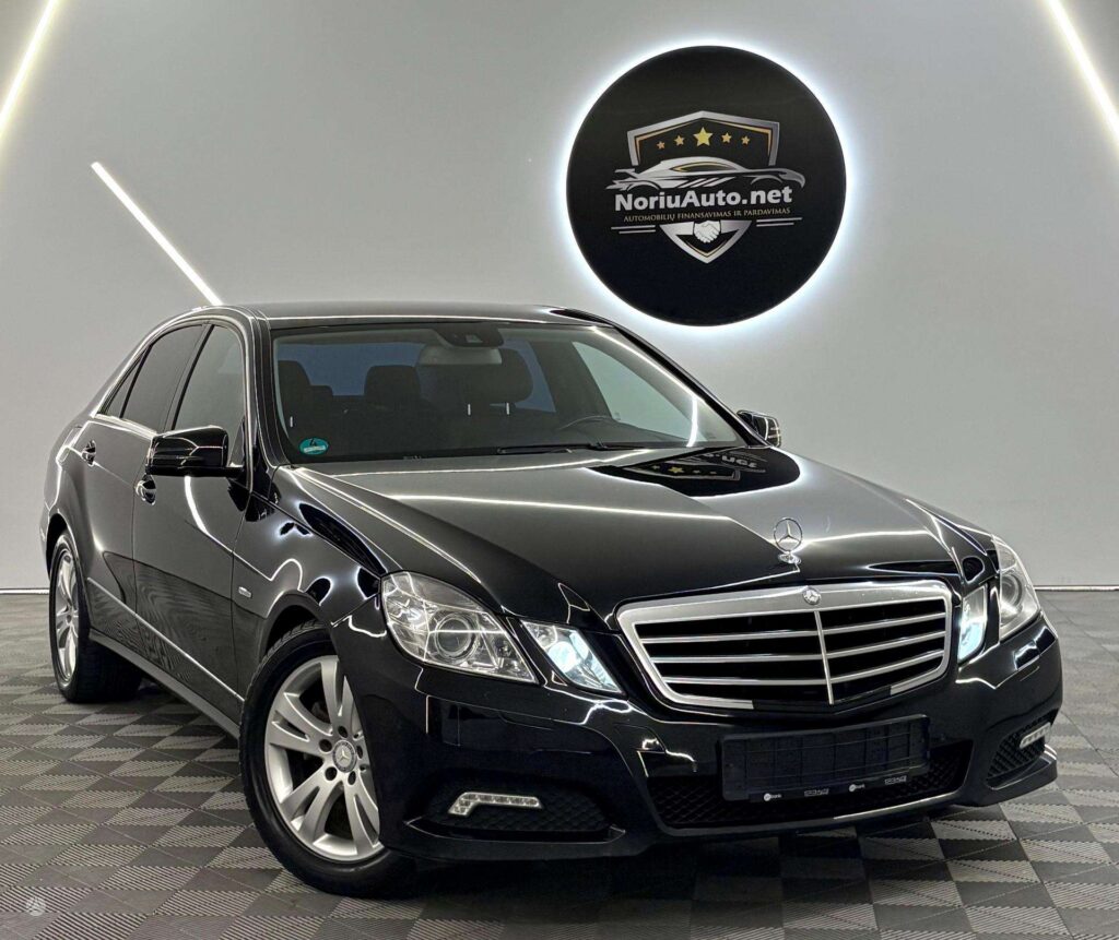 Mercedes-Benz E220 2.2 l., sedanas