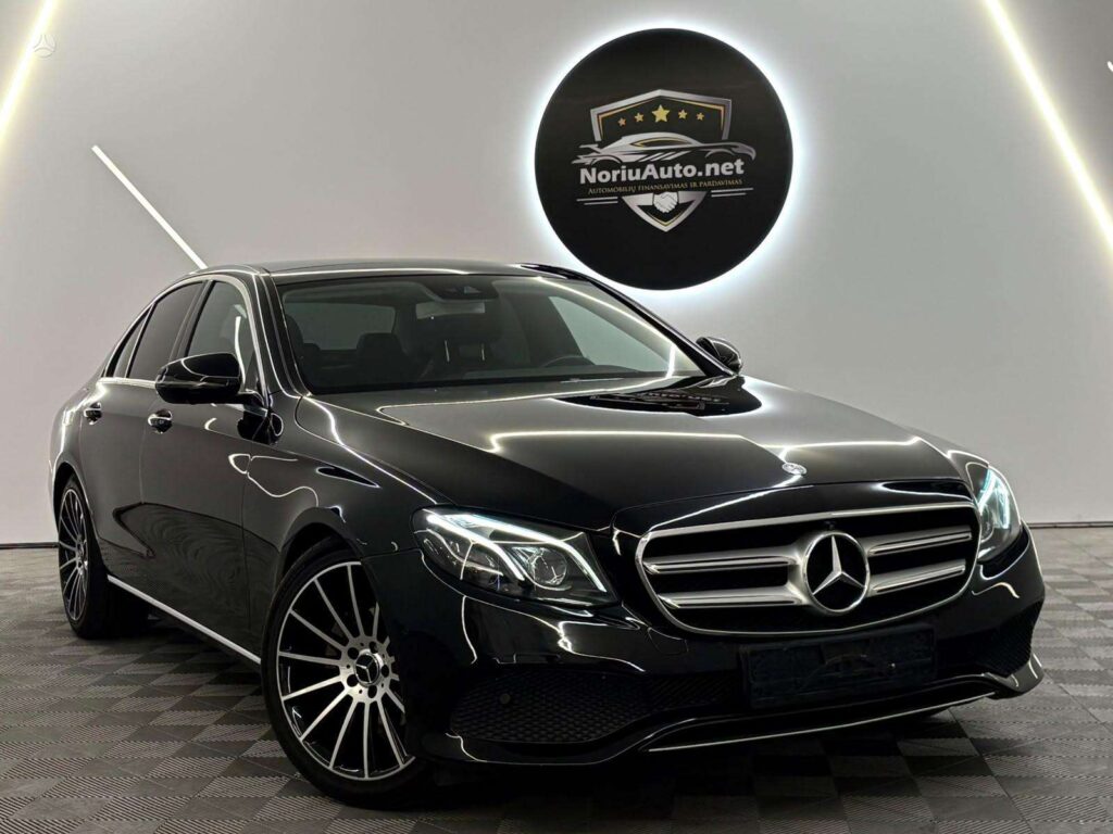 Mercedes-Benz E220 2.2 l., sedanas