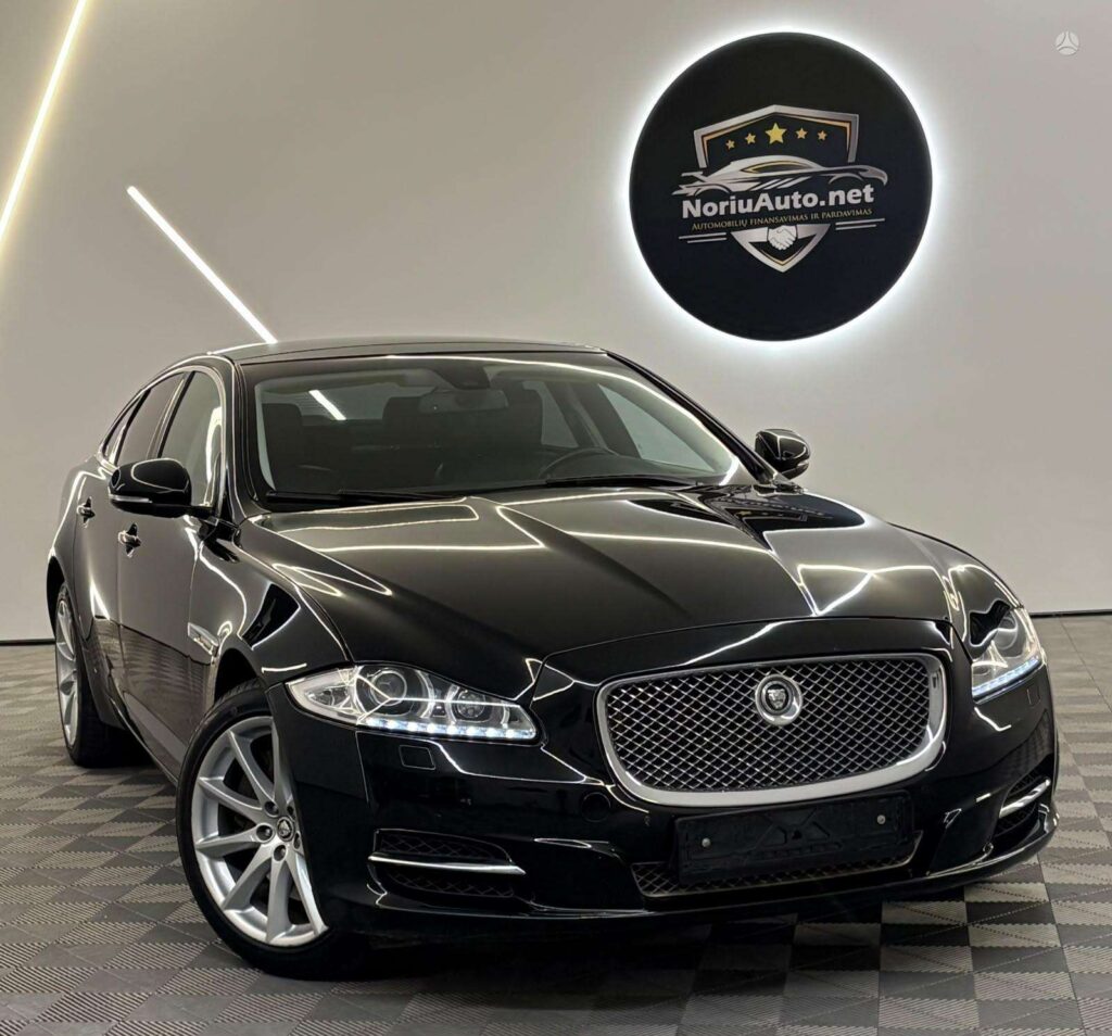 Jaguar XJ 3.0 l., sedanas